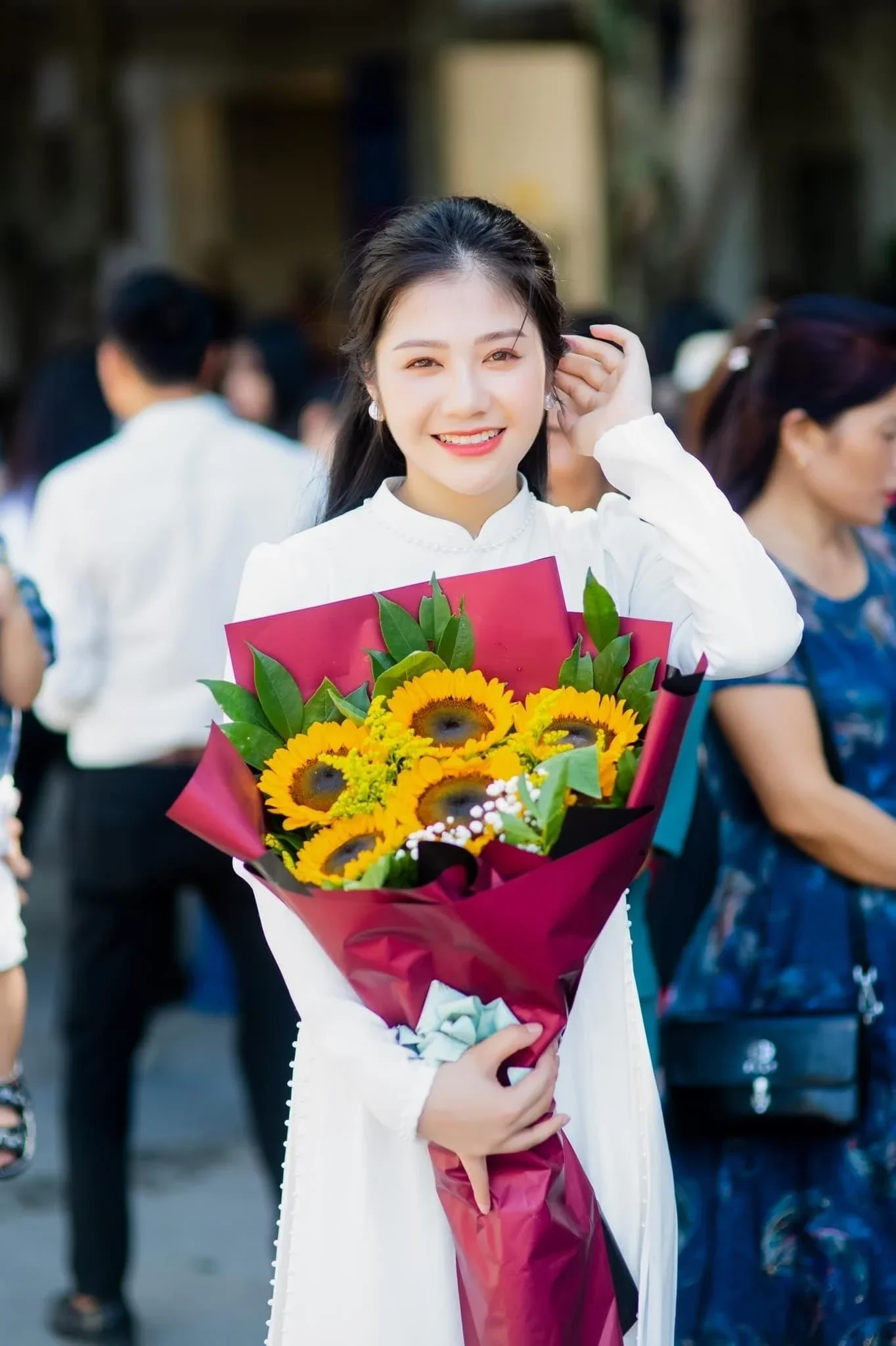 Bộ sưu tập outfit dự lễ tốt nghiệp nữ — ảnh 44