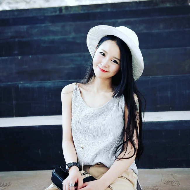 Chân dung cô nàng xinh đẹp với những bộ ảnh du lịch chất lừ