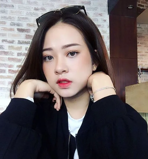 Chiêm ngưỡng nhan sắc của cô gái 9x đang được cư dân mạng đổ xô tìm kiếm