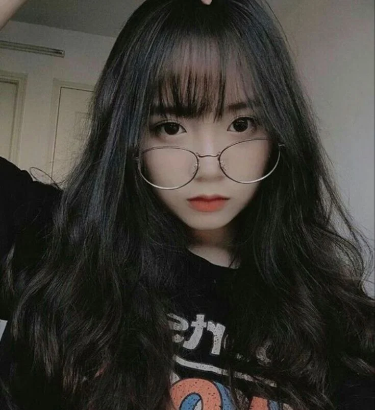 Ảnh mạng gái xinh đeo kính gọng tròn dễ thương