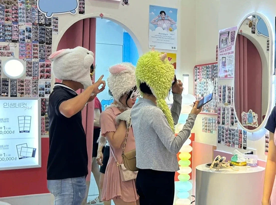 Chụp ảnh theo phong cách Hàn Quốc tại photo booth đang trở thành trào lưu (2)