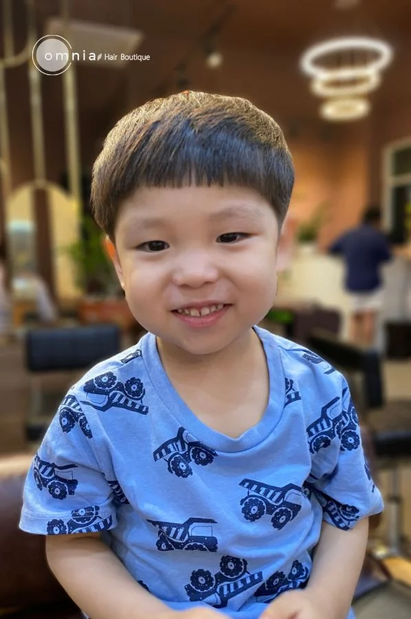 kiểu tóc bé trai mùa hè