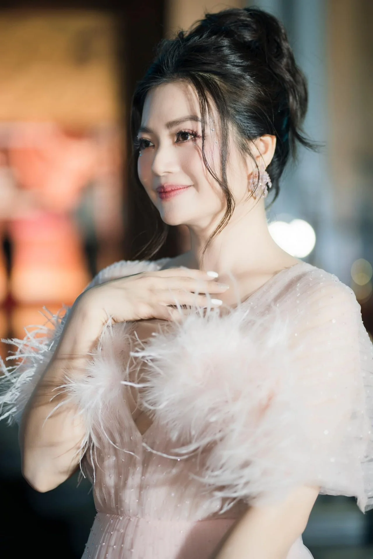 Ngắm nét dịu dàng của diễn viên Kiều Anh
