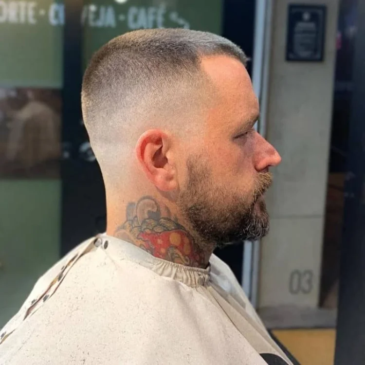 Kiểu tóc lính thủy đánh bộ fade sát hai bên