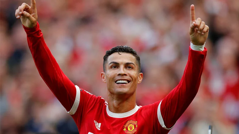 Hình nền máy tính Ronaldo cười đẹp trai - hình 1