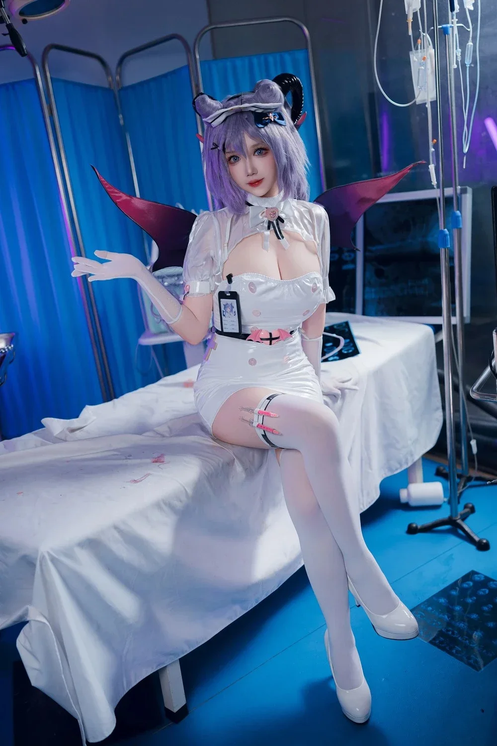 Gái Đẹp Trung Quốc Cosplay Y Tá Trong Lễ sự kiện Halloween