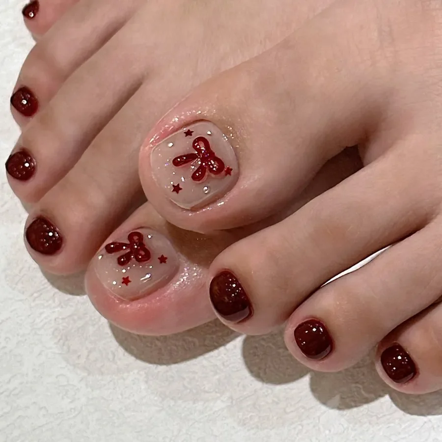 Mẫu nail chân đỏ Tết (2)