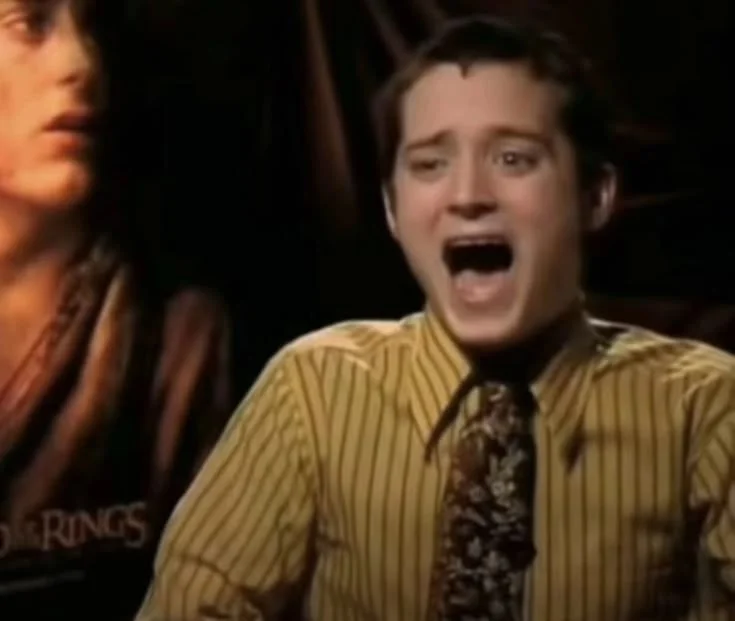 Diễn viên Elijah Wood với meme ngạc nhiên hài hước