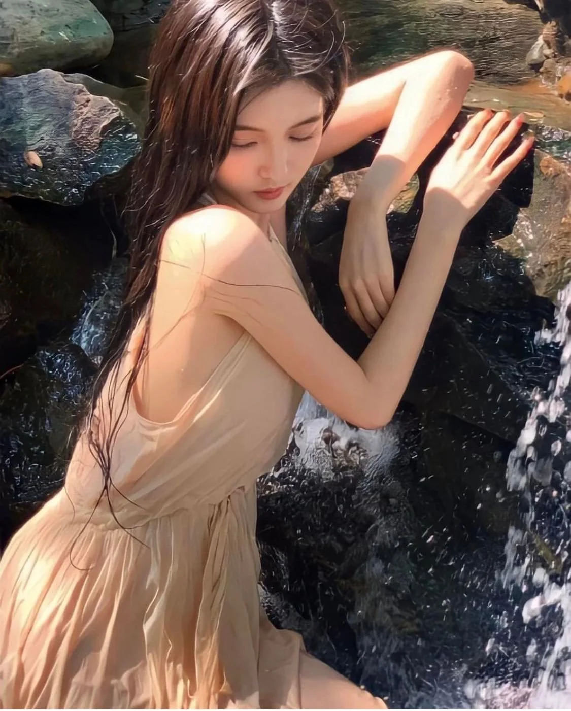 Hot girl Trung Quốc diện yếm đẹp mà không phô