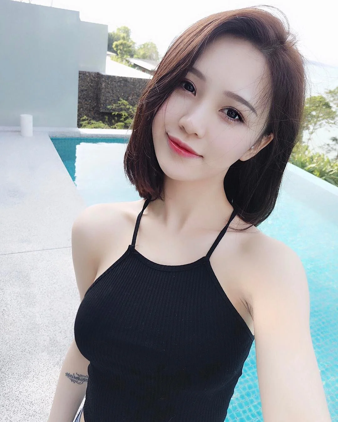 Cô bạn Trung Quốc mặt xinh, dáng đẹp, người gì đâu đáng yêu hết phần người khác!