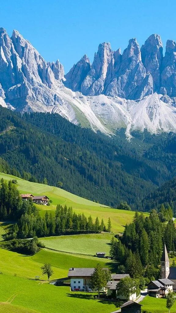 Hình nền iPad dãy núi Alps hùng vĩ và thung lũng xanh